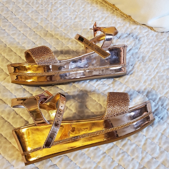 Platform sandals - Picture 3 of 5